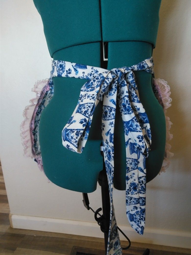 Circle Apron With Pink Lace