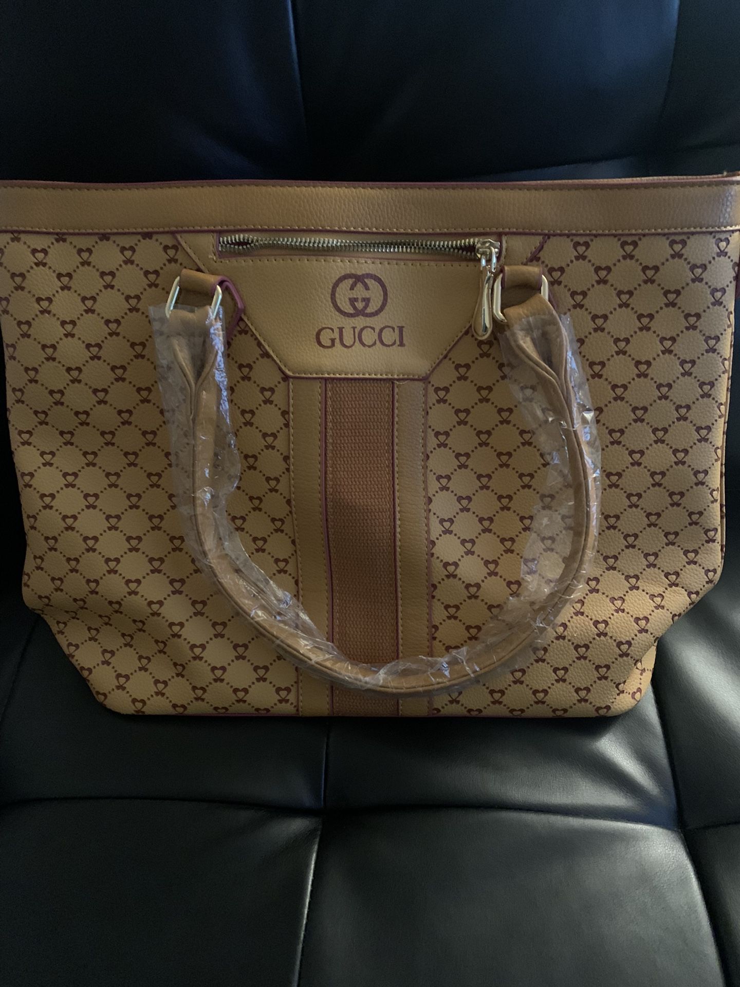 Gucci Large Leather Bag & Wallet