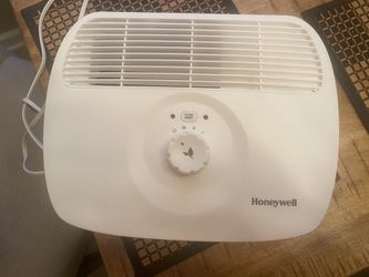 Honeywell  HEPA-Type Tabletop Air Purifier Thumbnail