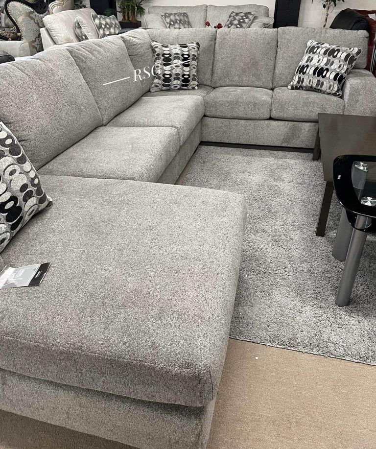 Ashley Furniture Sectional Couch With Chaise Color Options ⭐⭐⭐$39 Down Payment with Financing ⭐ 90 Days same as cash