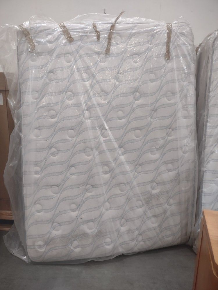 Queen Mattresses And Box Springs One King