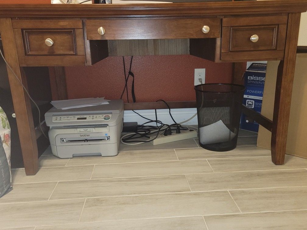 Wood Desk Like New
