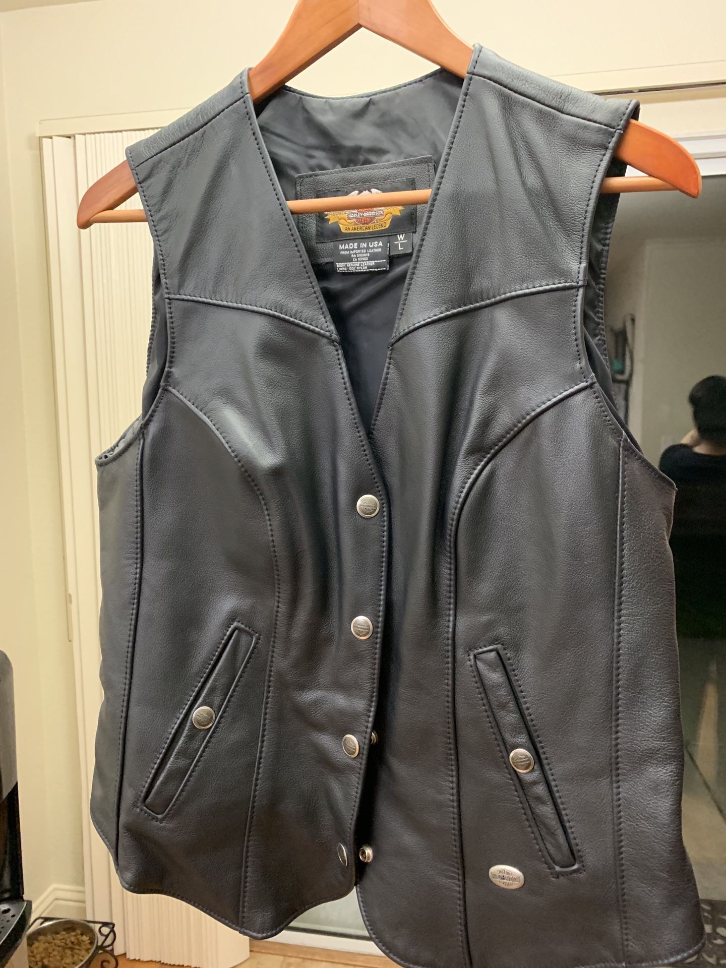 Women’s Harley-Davidson leather vest size Large