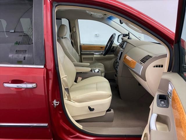 2008 Chrysler Town & Country