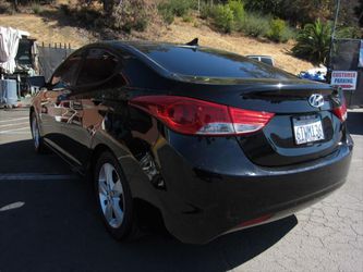 2012 Hyundai Elantra Thumbnail