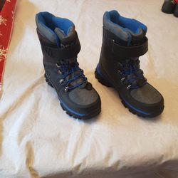 DSG Hiking And Snow Boots Thumbnail