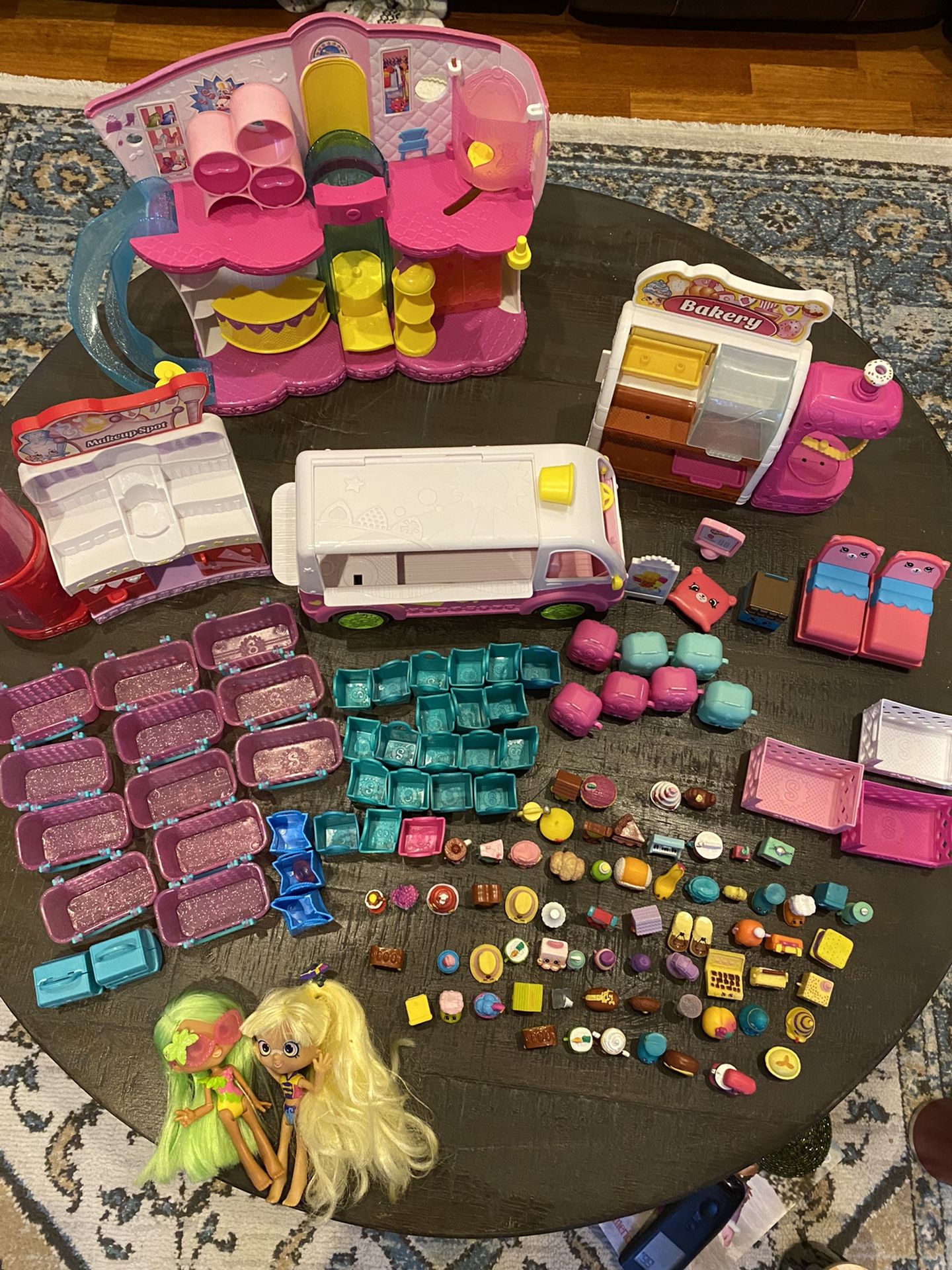 SHOPKINS 62 Figures 6 Sets Everything You See On The Table 2 Dolls All Figures Have Shopping Bags And Charts