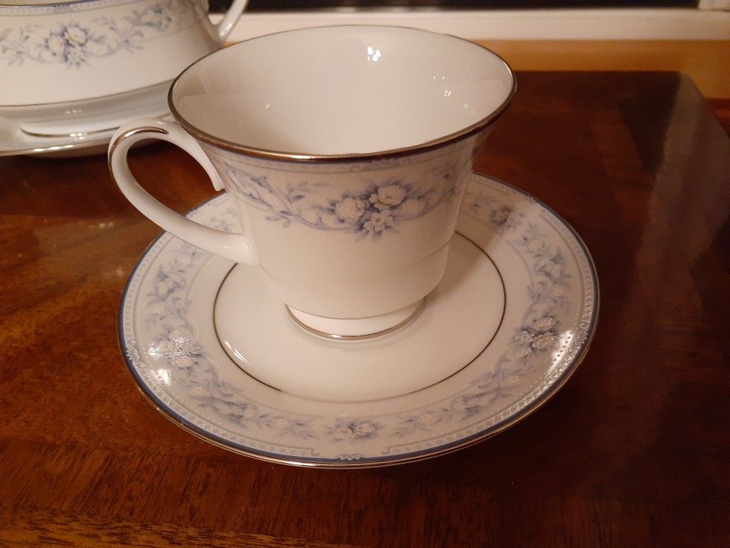 Legendary Noritake Dearborn China set 10 Place settings and service ware