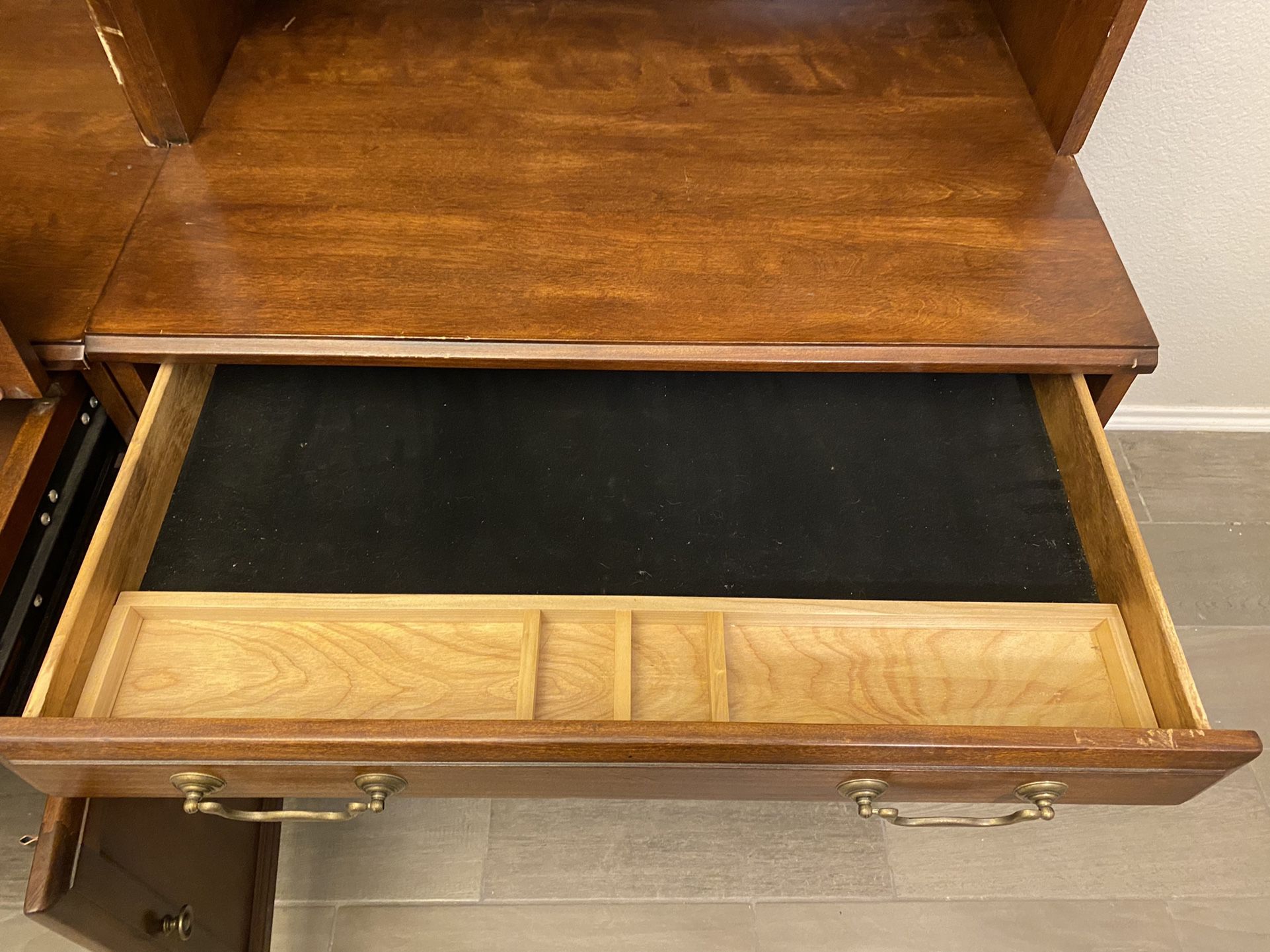 Desk And Hutch Combo for Sale in Fort Worth, TX OfferUp