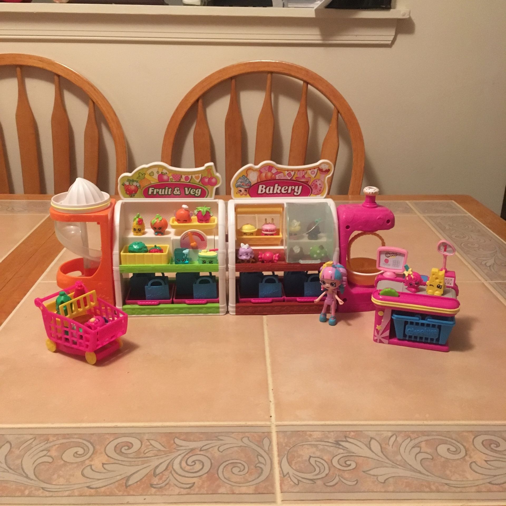 SHOPKINS FRUIT & VEG/ BAKERY STANDS
