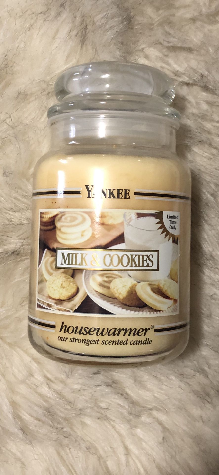 Yankee Candle “Milk & Cookies” 22 Oz Retired 