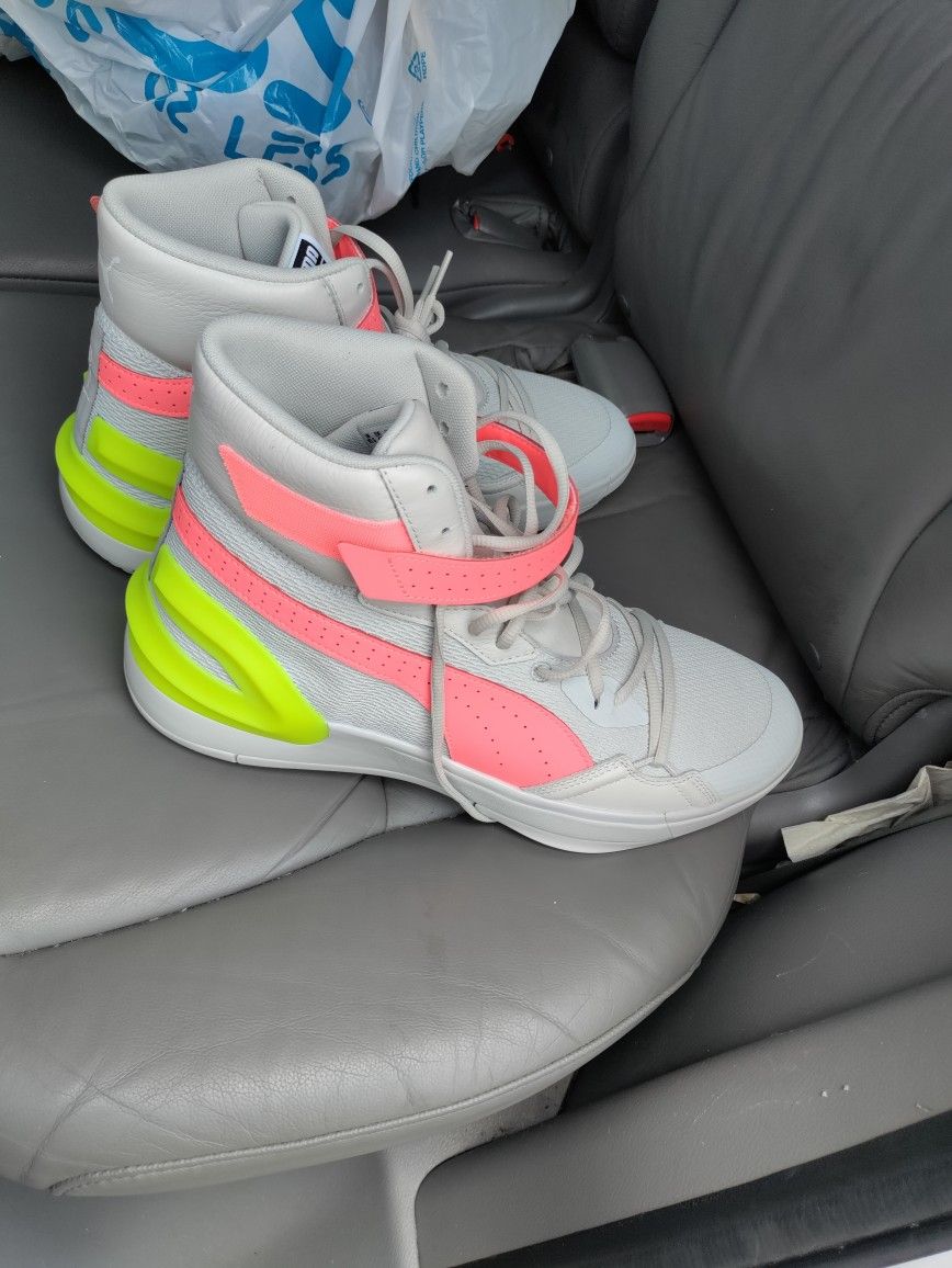 Everything Must Go Shoes And Clothes