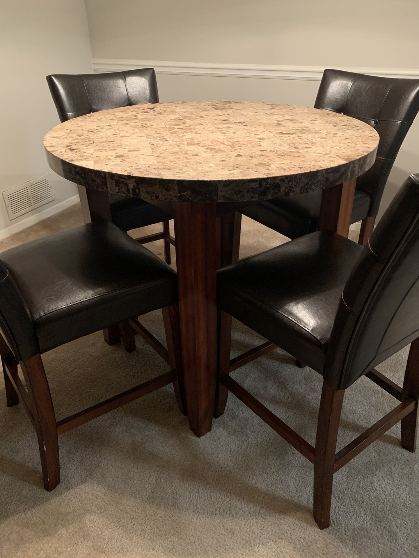 Dinning Room Round Pub Table /w Chairs