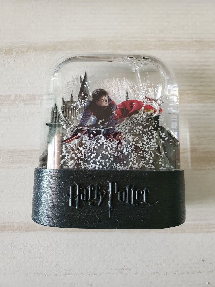 Harry Potter Hogwarts Castle snow globe