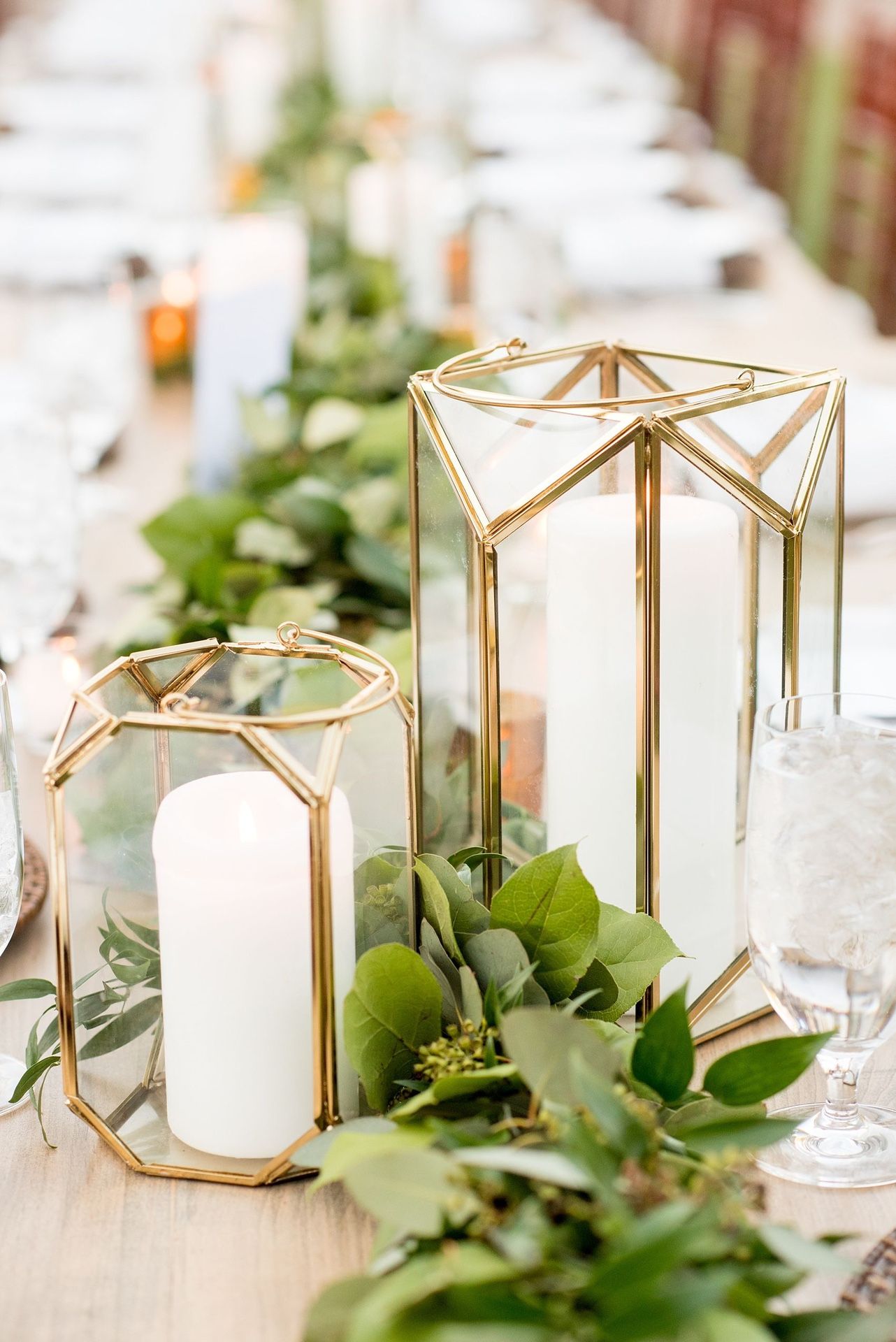 SMALL GOLD GEOMETRIC LANTERN