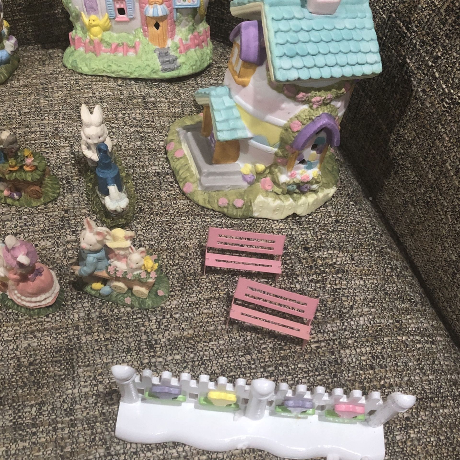 20 PCs Bunny Town Hand Painted Porcelain Easter Village 1994
