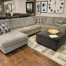 🪶💲39 Down Payment. IN STOCK SPECIAL] Ballinasloe Platinum RAF Sectional

by Ashley Furniture Thumbnail