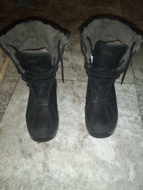 New Without Tags.. UGG Boots Size 8 