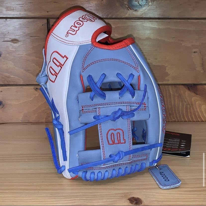Wilson September Glove Of The Month