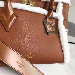 Louis Vuitton Onmyside Brown Bag M58918 25x20x12 cm Thumbnail