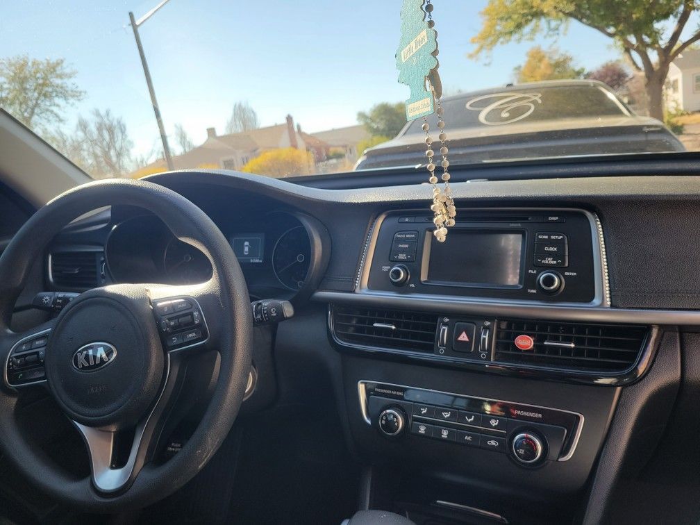 2017 KIA Optima