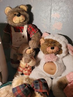 Huge Lot Of Teddy Bears  Thumbnail