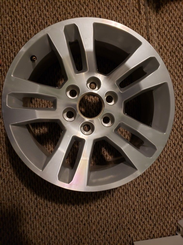 2018 Silverado 1500 OEM 18" Rim