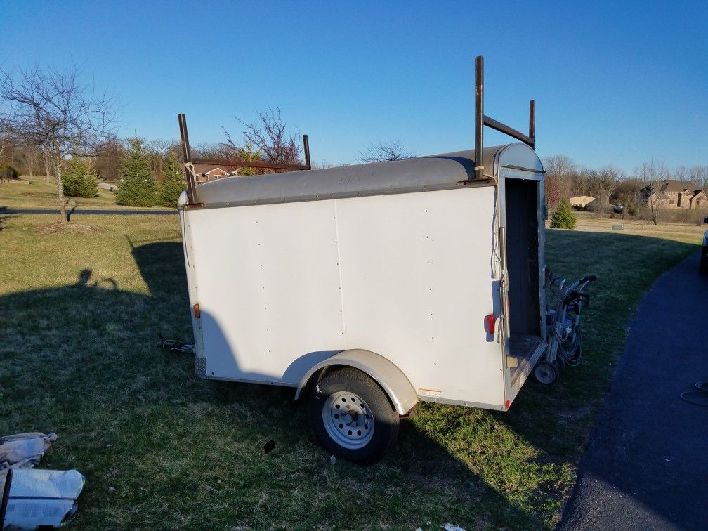 Enclosed trailer