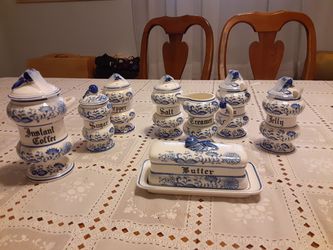  8 pieces  OF VINTAGE  Blue  ONION  COLLECTION  the  BUTTER  Dish IS  REALLY  HARD TO  find  RARE  Thumbnail