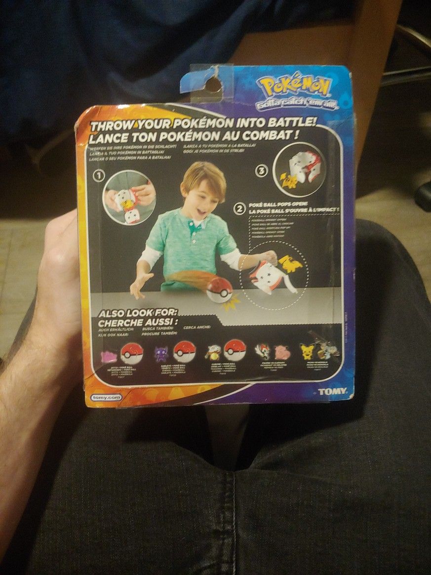 Pokemon Ditto Poke Ball - Pops Out!