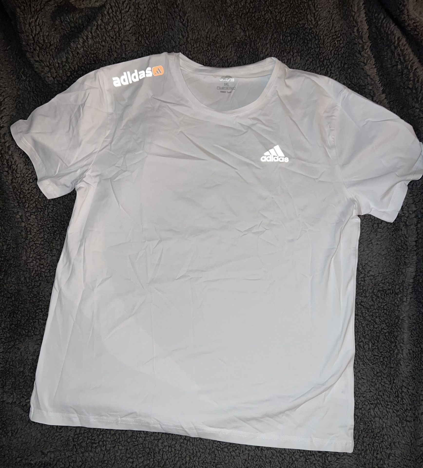 Adidas T-shirt ( Mens Size L)
