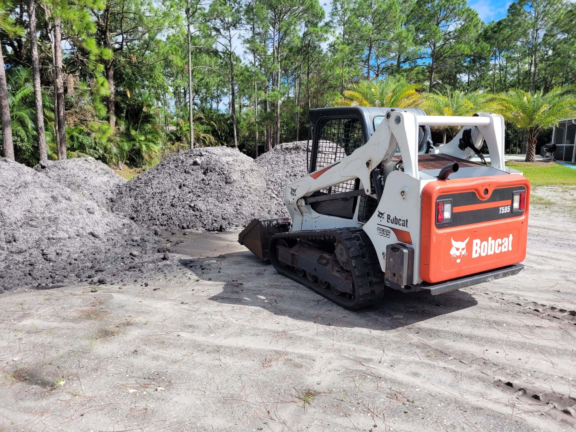 Bobcat sevice/ Dirt leveling/ Land Clearing