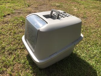 Litter Box With Cover Thumbnail