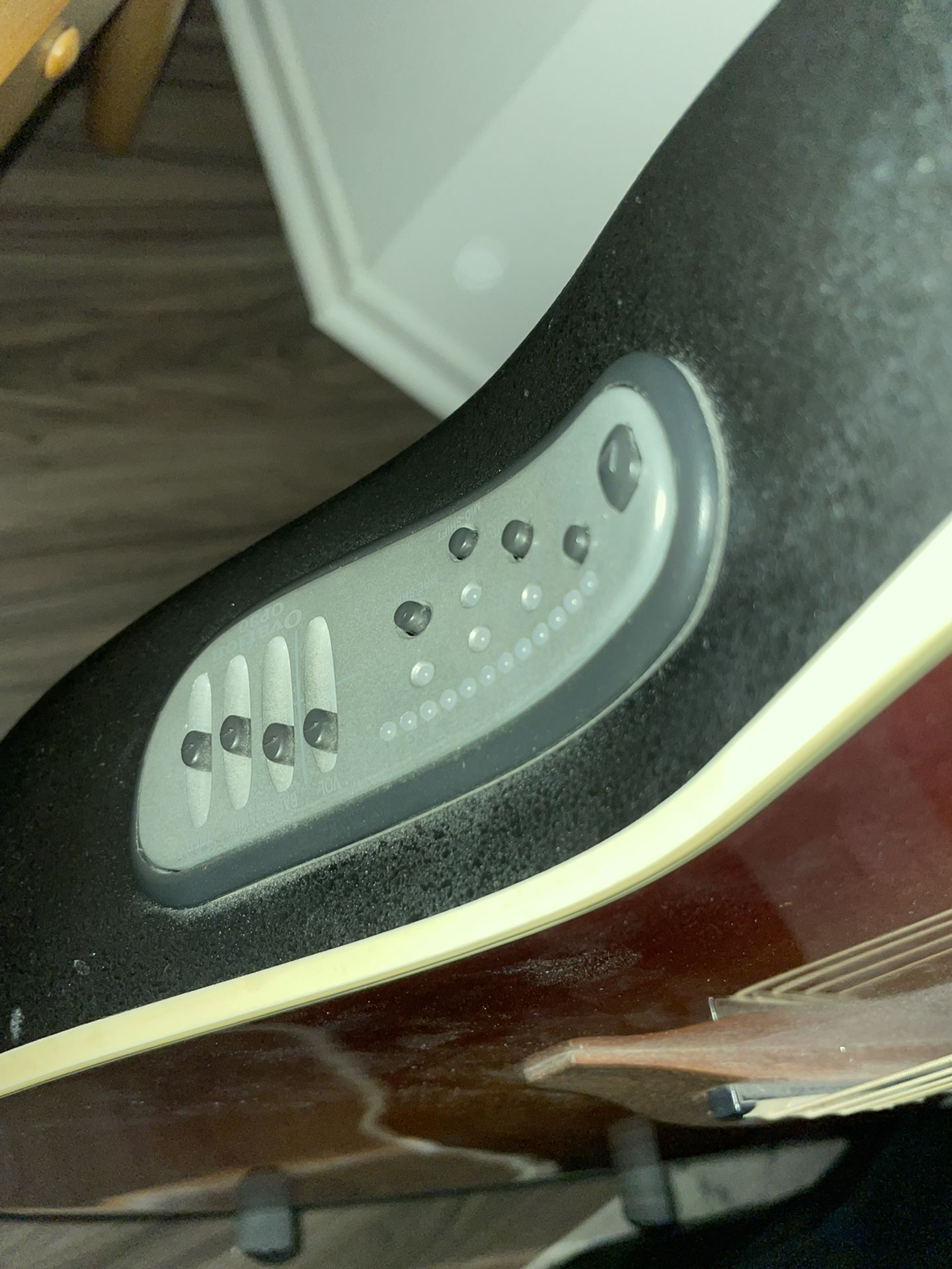Ovation Celebrity CSE-44 Guitar