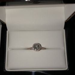 Stunning Engagement Ring! Feel Free To Ask Questions Thumbnail