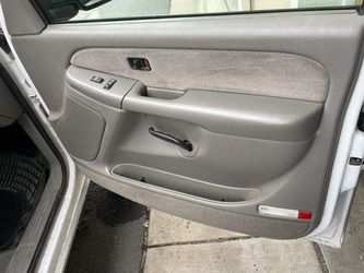 2000 Chevrolet Silverado Thumbnail