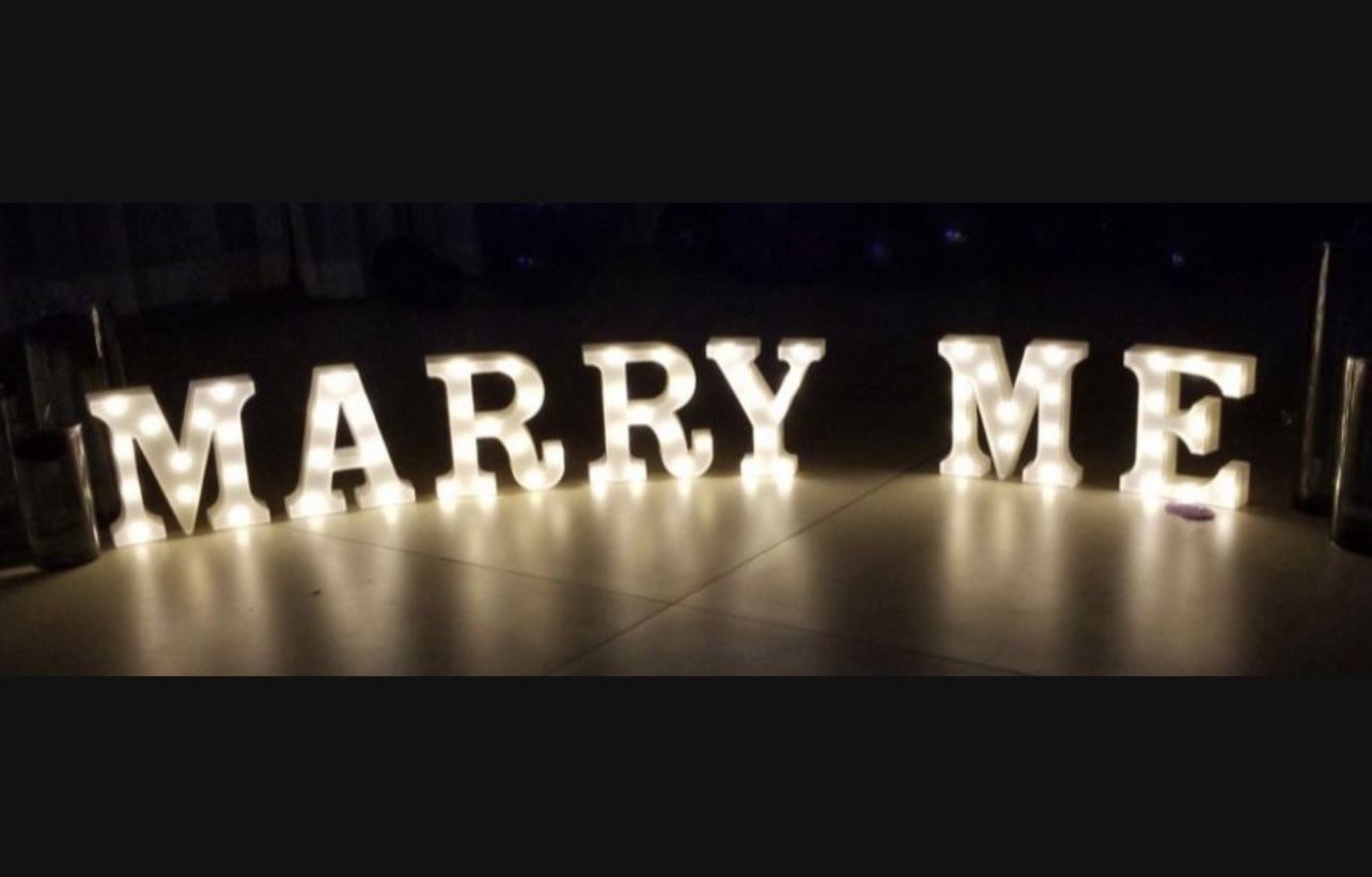 New Engagement Proposal Package - Marry Me LED Letter Sign, 1000 Rose Petals, 50 Tea Light Candles & 2 Champagne Glasses