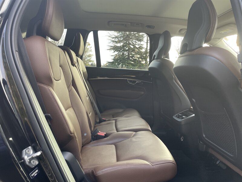2019 Volvo XC90 T6 Momentum