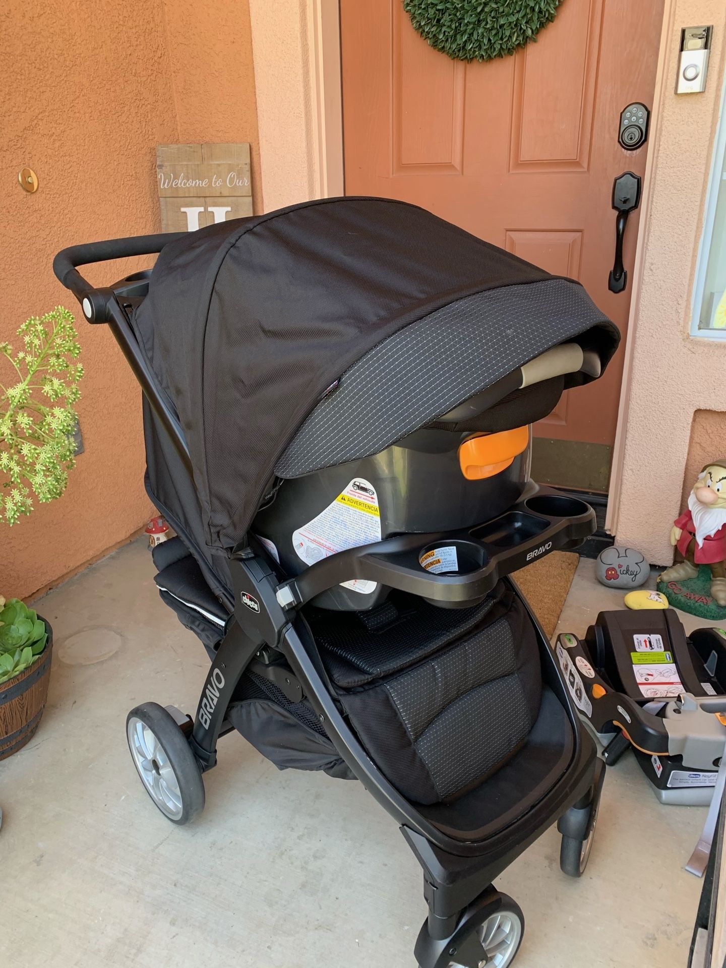 Chicco bravo LE trio travel system