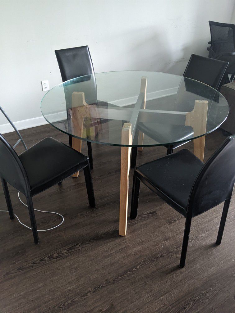 Crate & Barrel Dining Table + 4 Chairs 