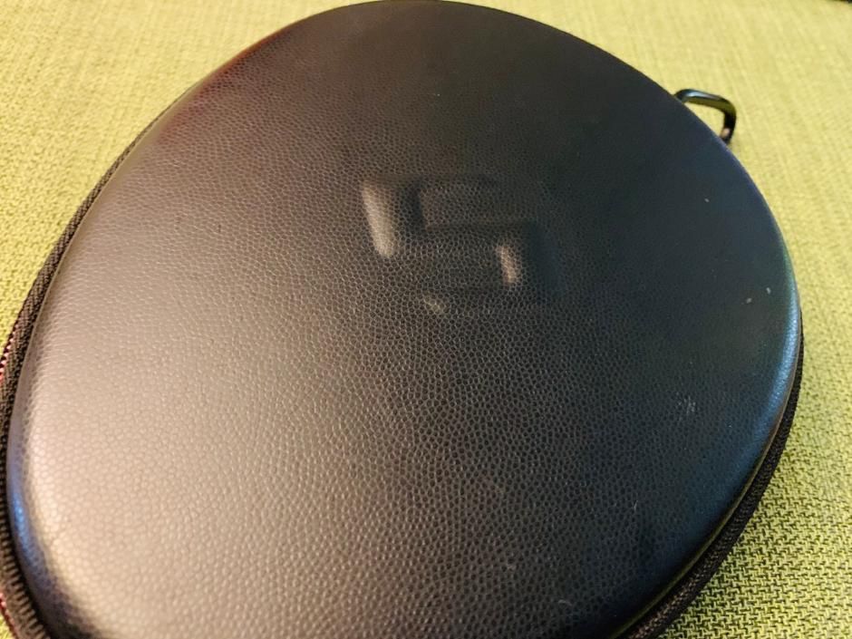 Headphone Charger/Carry case/ Protective Hard Shell w/ LG phones & accessories