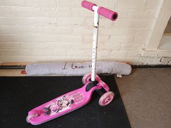 Disney Minnie Mouse 3 Wheel Scooter For Toddler Thumbnail