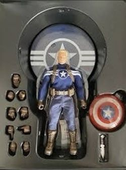MEZCO: Captain America Commander Rogers 1/12 PVC Scale Action Figure  Thumbnail