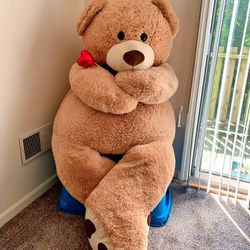 Giant Teddy Bear Thumbnail