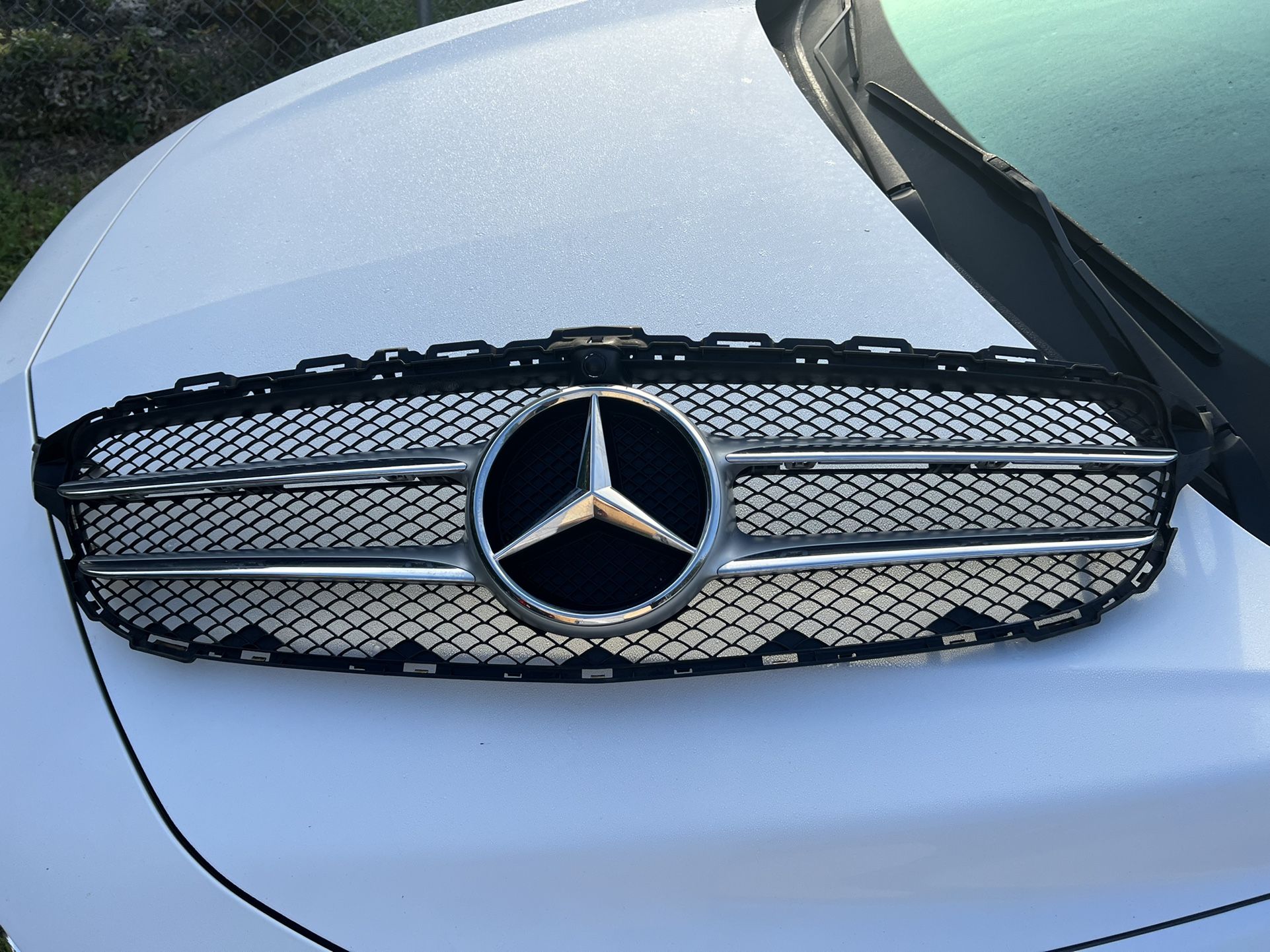 Mercedes Benz W205 C300 Front Grill And Emblem