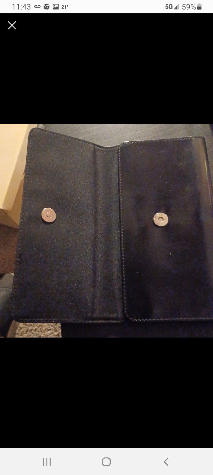 Vintage Gucci magnetic closer wallet. authentic. 