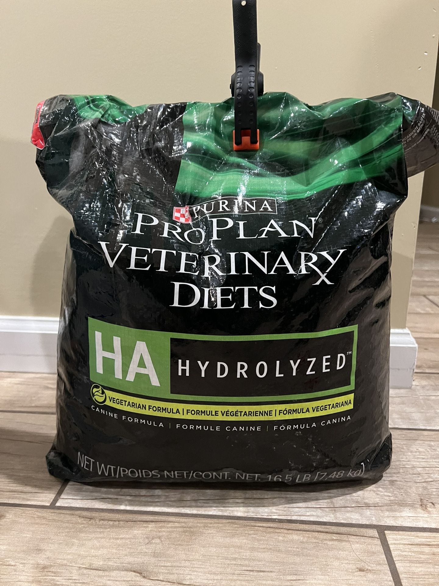 Purina Pro Plan veterinary diets HA hydrolyzed vegetarian formula 16.5lbs Dog Dry Food lBD PLE PLN