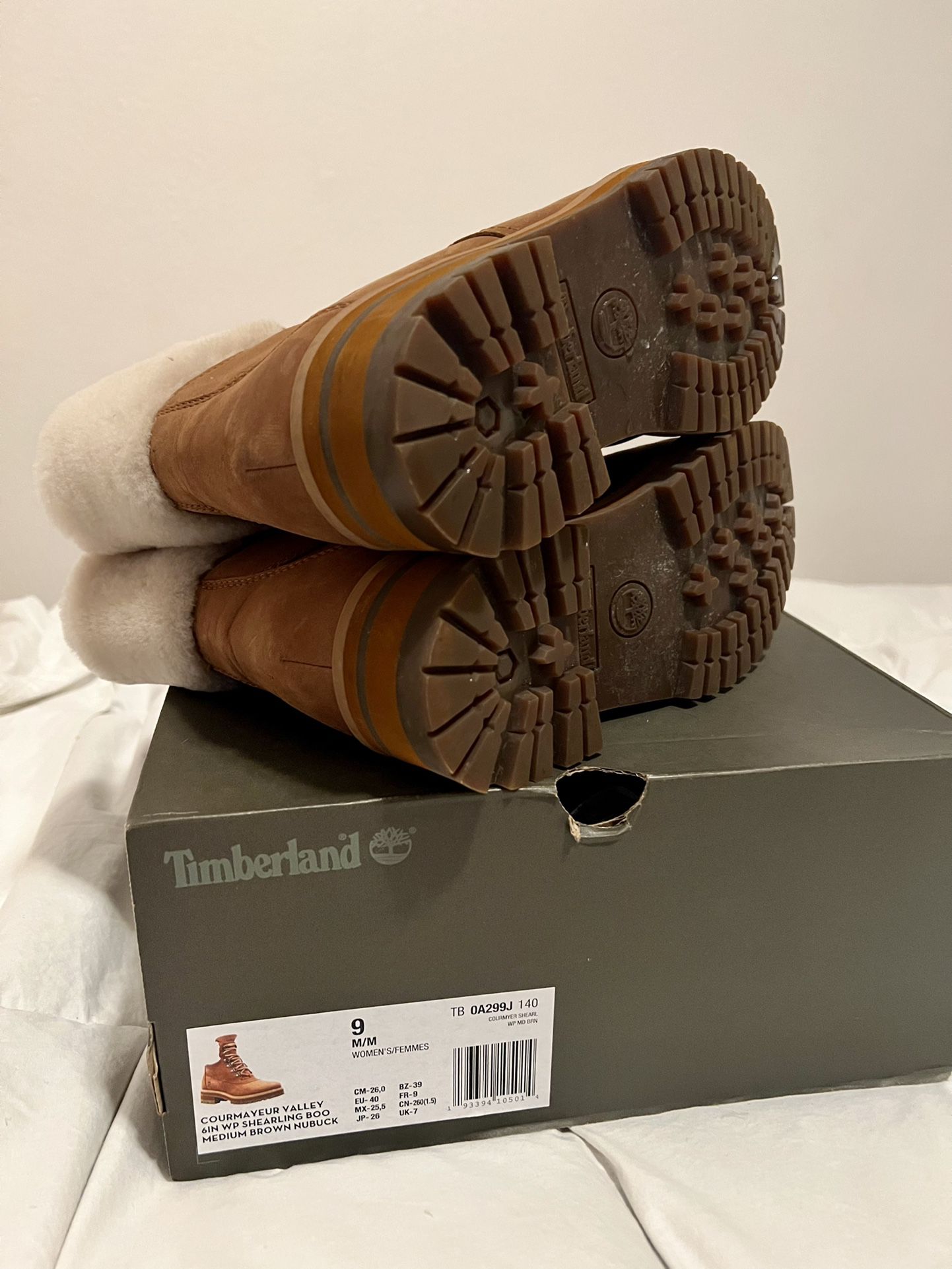 Timberland - Courmayeur Valley 6in Waterproof Shearling Boot Sz 9