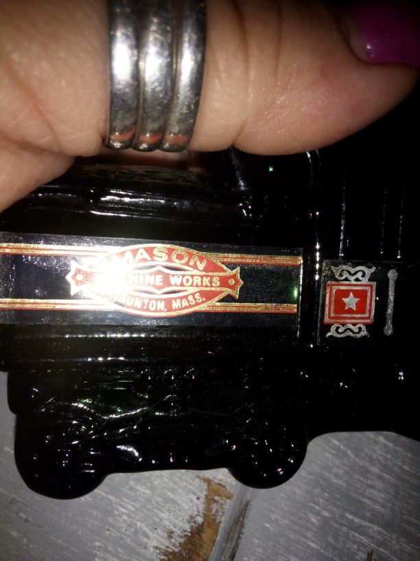 Nice Collectible Avon 1876 centennial Express Train Aftershave Bottle 