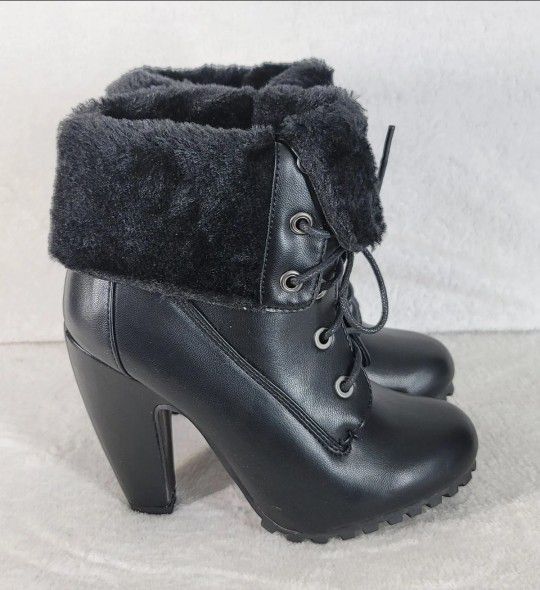 Women Ankle Boots size 6.5
